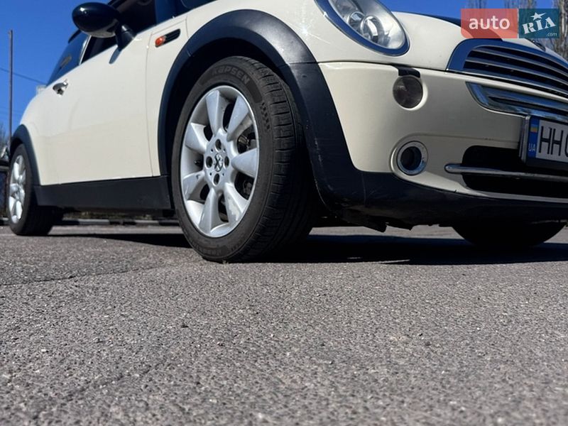 MINI Cooper 2005