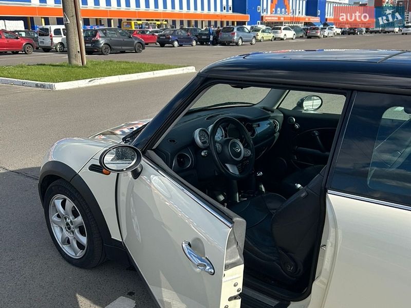 Хэтчбек MINI Cooper 2004 в Луцке