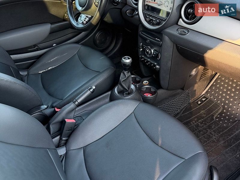 Хэтчбек MINI Cooper 2010 в Киеве
