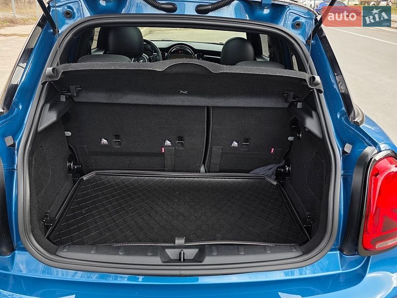 Хетчбек MINI Cooper 2023 в Южноукраїнську