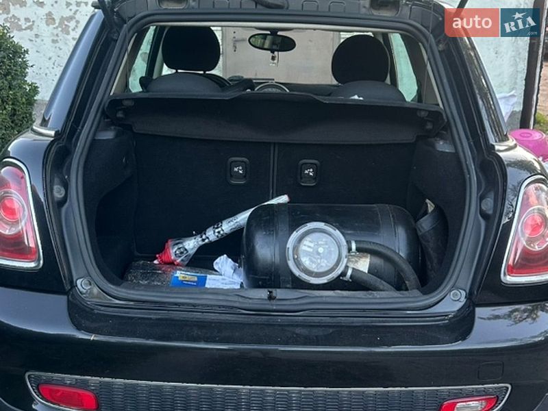 Хэтчбек MINI Cooper 2010 в Белой Церкви