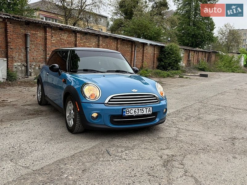 Хэтчбек MINI Cooper 2012 в Львове