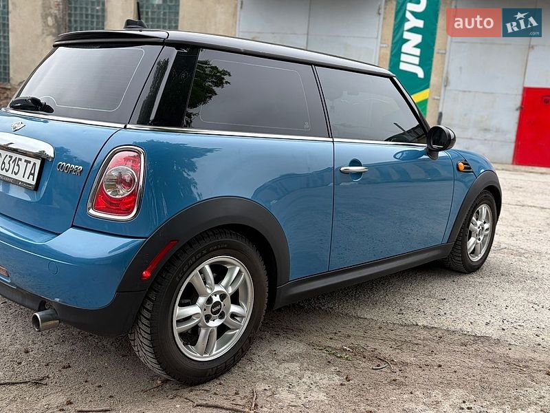 Хэтчбек MINI Cooper 2012 в Львове