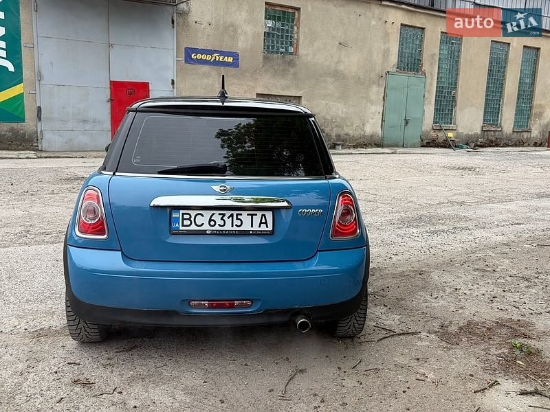 Хэтчбек MINI Cooper 2012 в Львове