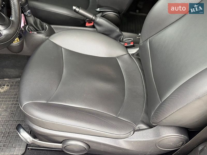 Хэтчбек MINI Cooper 2012 в Львове