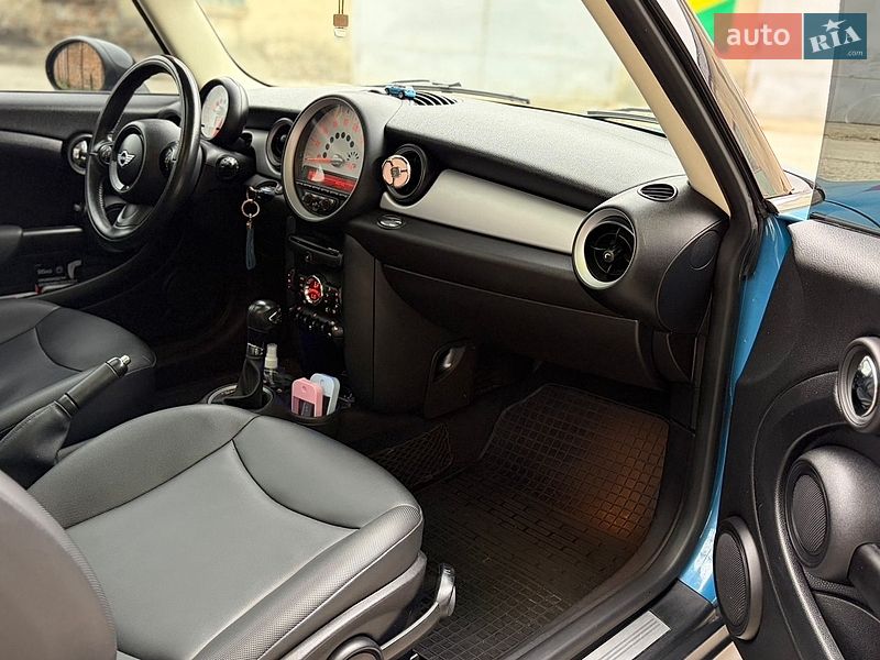 Хэтчбек MINI Cooper 2012 в Львове