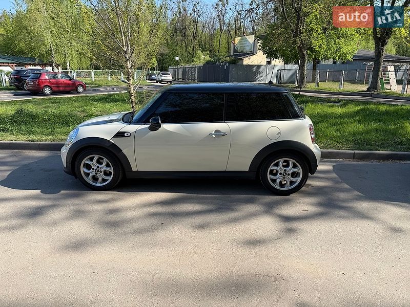 Хэтчбек MINI Cooper 2013 в Киеве