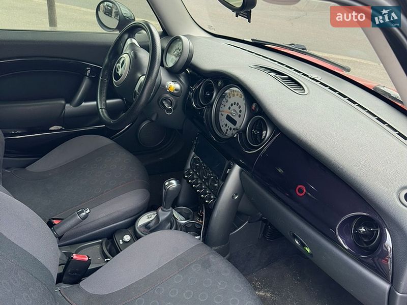 Хэтчбек MINI Cooper 2006 в Виннице
