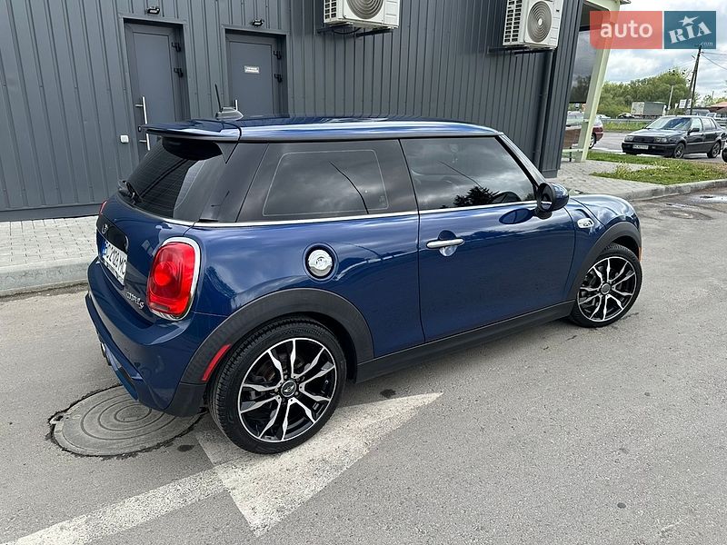 Хэтчбек MINI Cooper 2016 в Львове