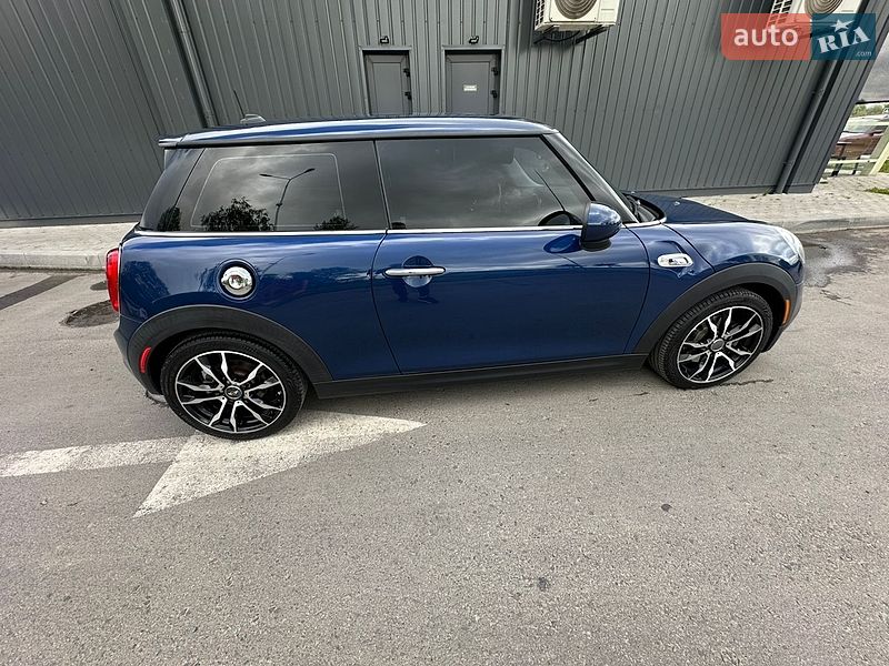 Хэтчбек MINI Cooper 2016 в Львове