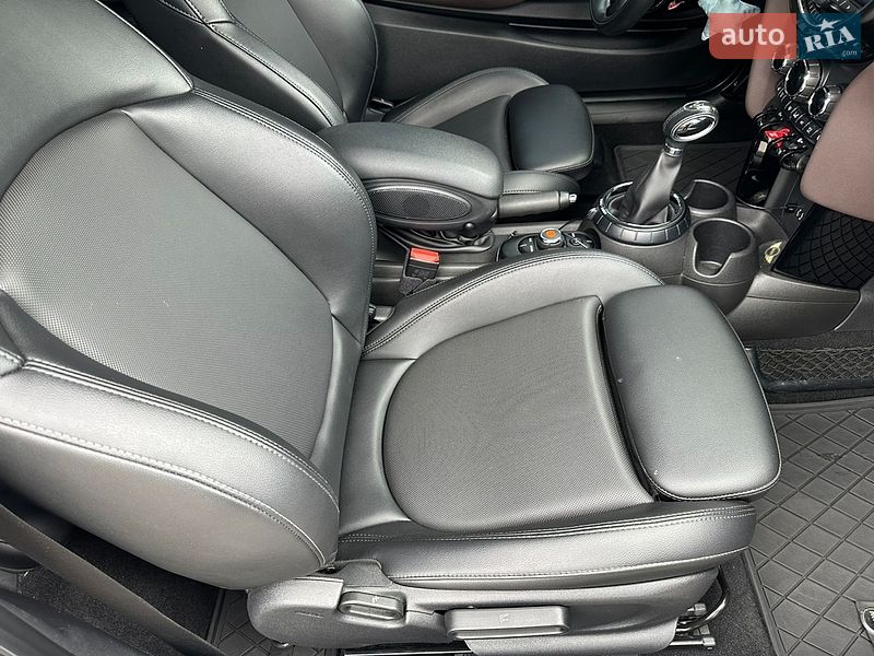 Хэтчбек MINI Cooper 2016 в Львове