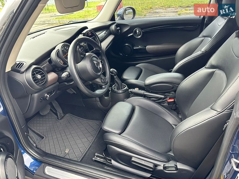 Хэтчбек MINI Cooper 2016 в Львове