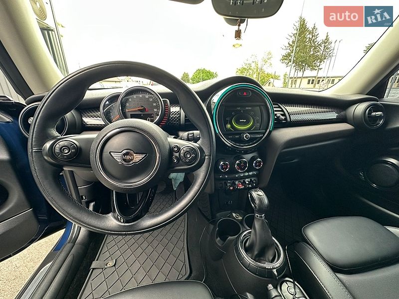 Хэтчбек MINI Cooper 2016 в Львове