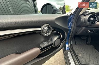 Хэтчбек MINI Cooper 2016 в Львове