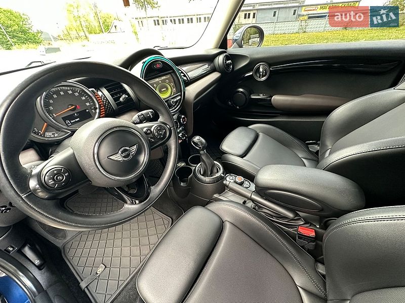 Хэтчбек MINI Cooper 2016 в Львове