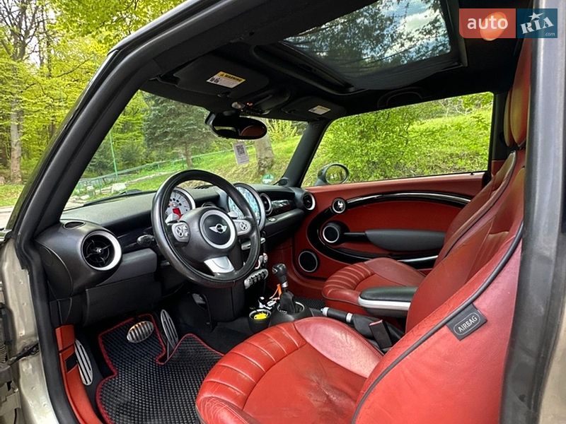Хэтчбек MINI Cooper 2007 в Рава-Русской