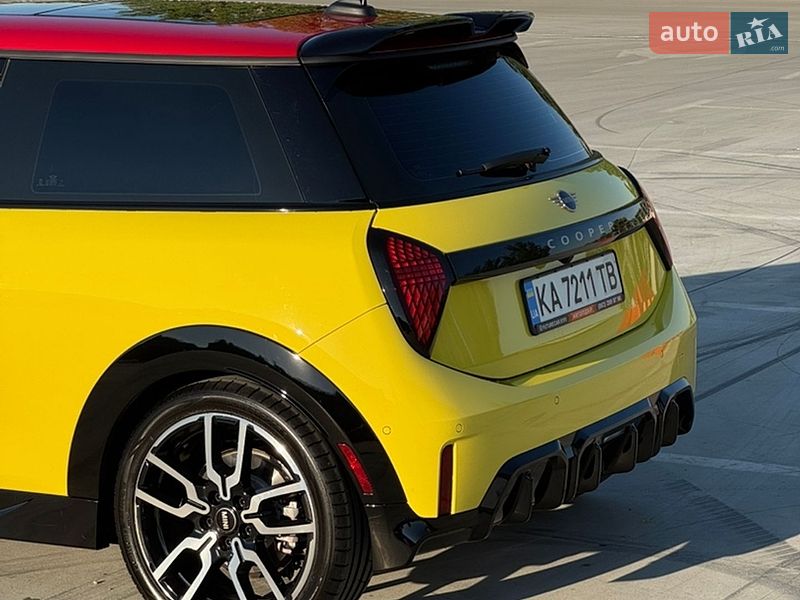 Хетчбек MINI Cooper 2024 в Києві