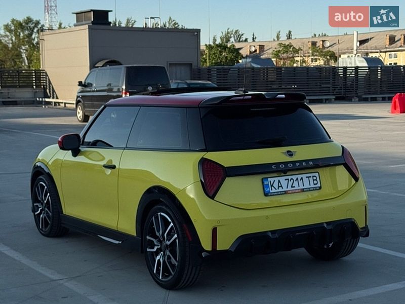 Хетчбек MINI Cooper 2024 в Києві