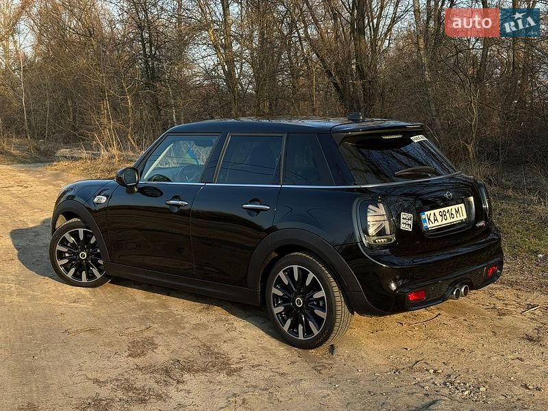 Хэтчбек MINI Cooper 2017 в Киеве