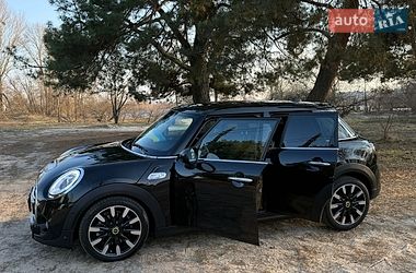 Хэтчбек MINI Cooper 2017 в Киеве фото 9 Хэтчбек MINI Cooper 2017 в Киеве