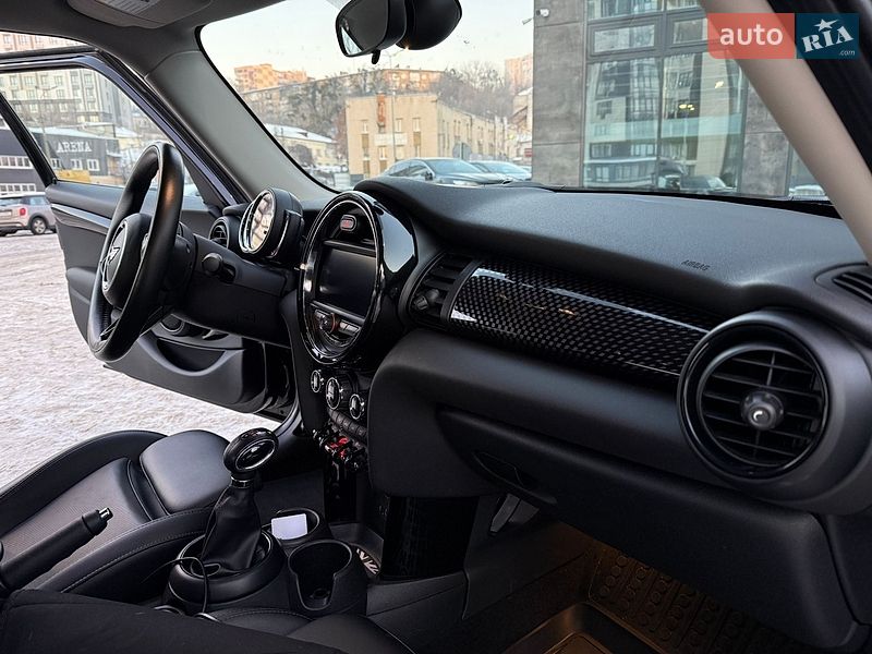Хэтчбек MINI Cooper 2017 в Киеве фото 13 Хэтчбек MINI Cooper 2017 в Киеве