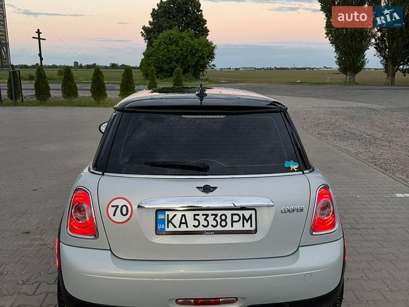 Хэтчбек MINI Cooper 2011 в Киеве