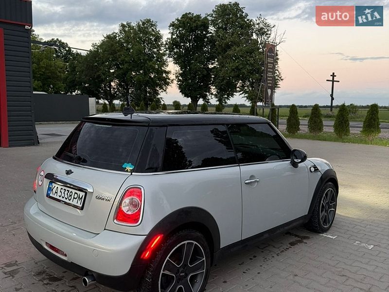 Хэтчбек MINI Cooper 2011 в Киеве