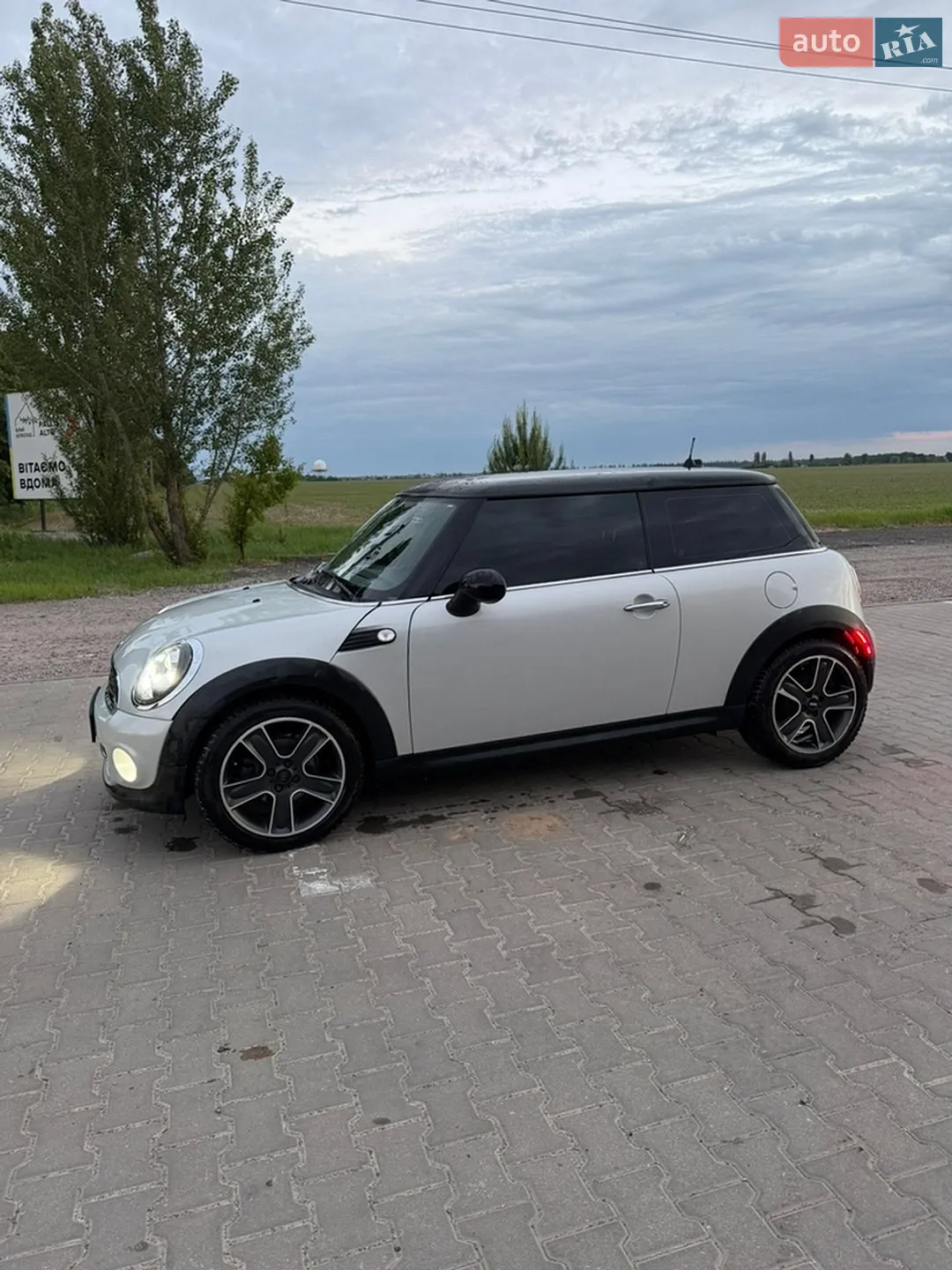 2011 MINI Cooper - мініатюра 8