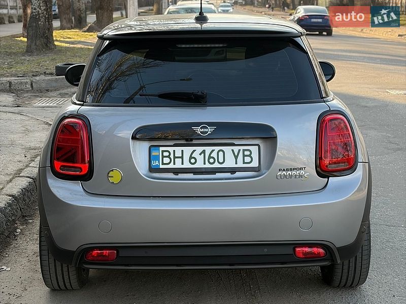 Хетчбек MINI Cooper 2024 в Одесі