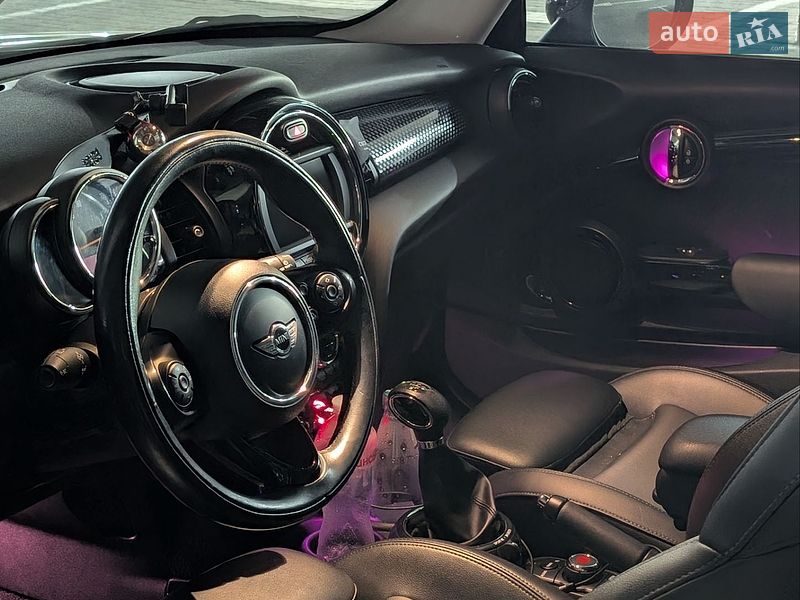 Хэтчбек MINI Cooper 2016 в Киеве