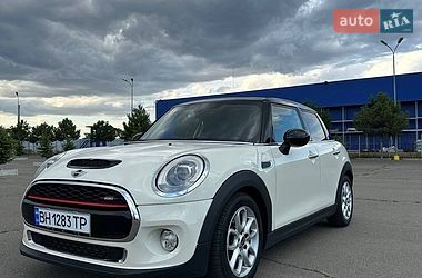Хетчбек MINI Cooper 2015 в Одесі Хетчбек MINI Cooper 2015 в Одесі