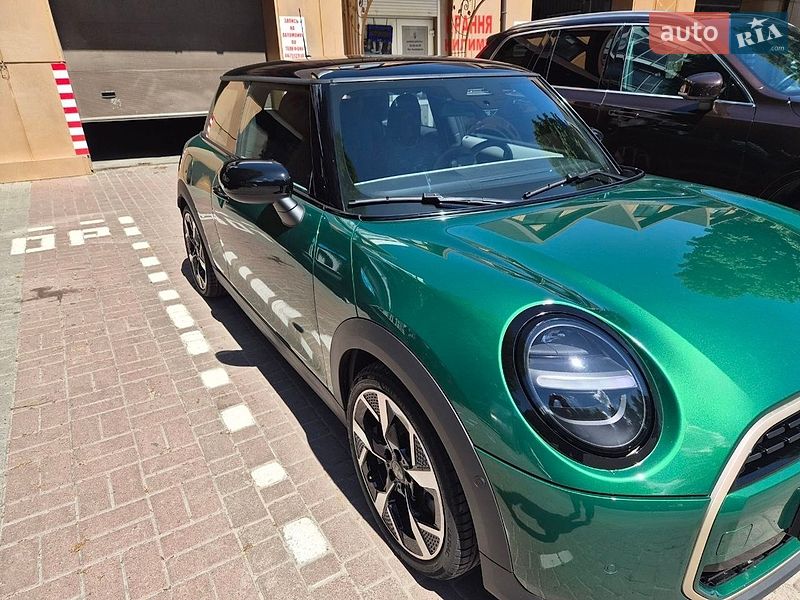 Хэтчбек MINI Cooper 2024 в Киеве