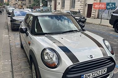 Хэтчбек MINI Cooper 2016 в Городке