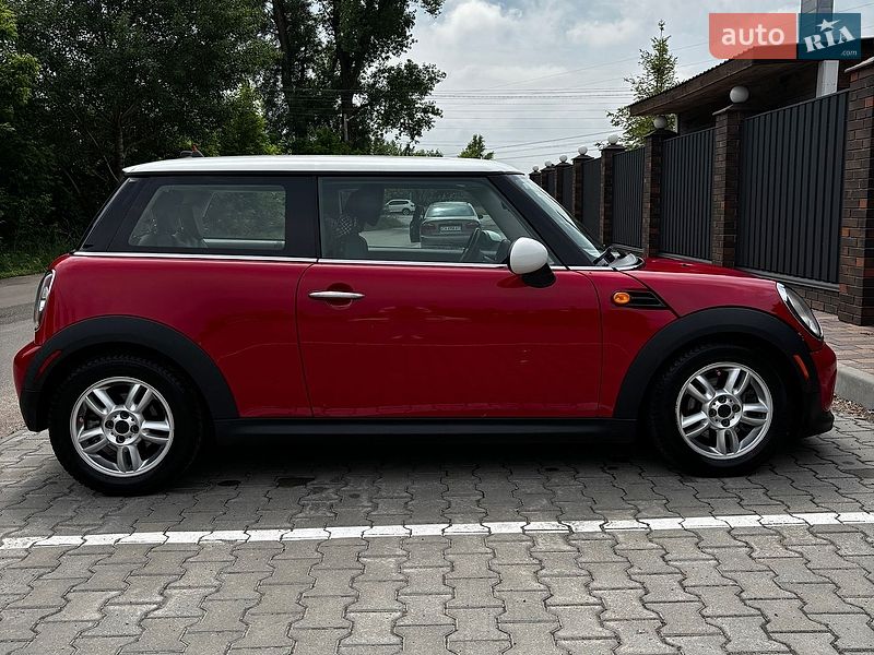 Хетчбек MINI Cooper 2011 в Білогородці