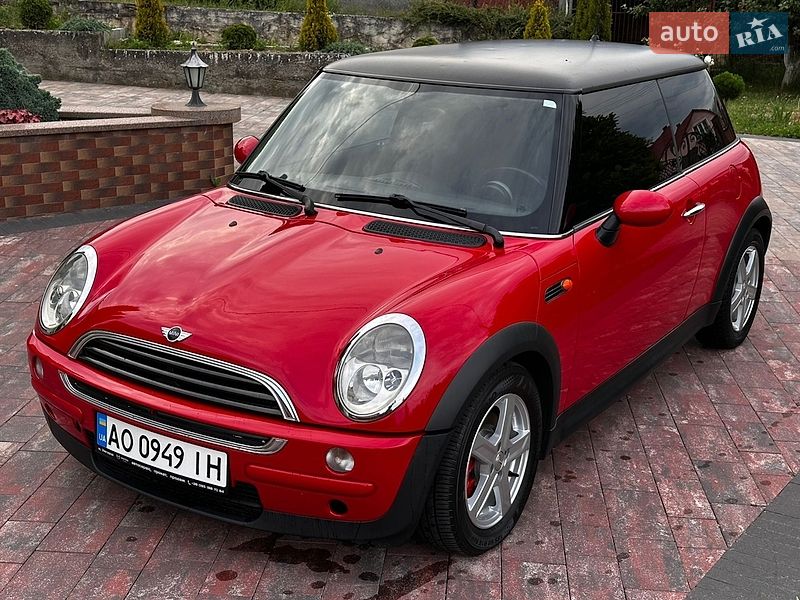 Хэтчбек MINI Cooper 2004 в Ужгороде
