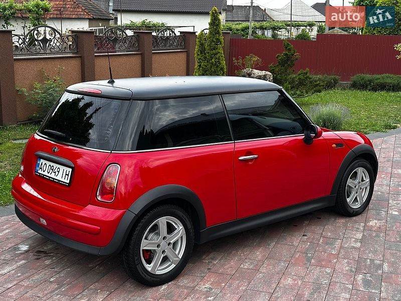 Хетчбек MINI Cooper 2004 в Ужгороді