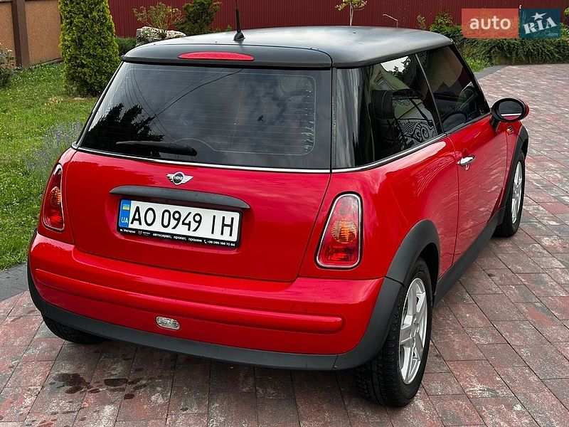 Хетчбек MINI Cooper 2004 в Ужгороді