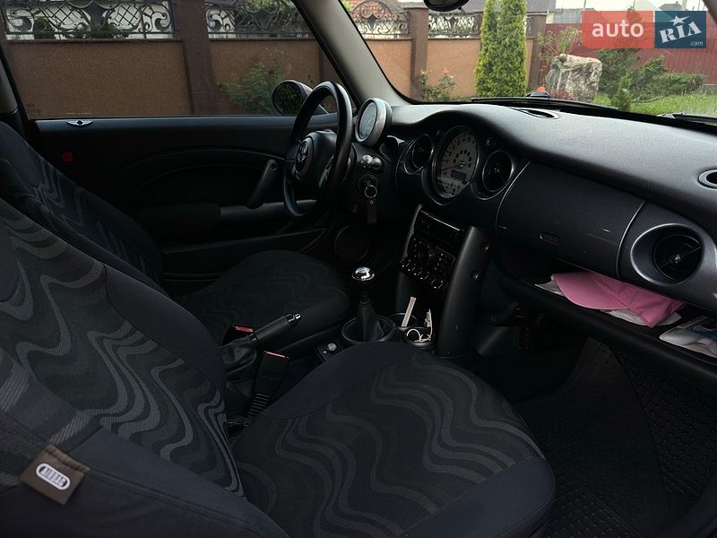 Хетчбек MINI Cooper 2004 в Ужгороді