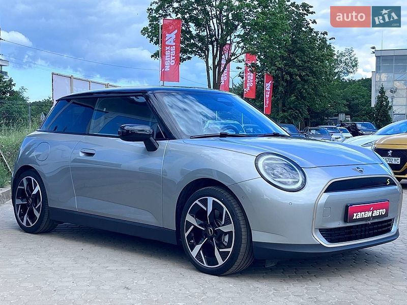 Хэтчбек MINI Cooper 2024 в Львове