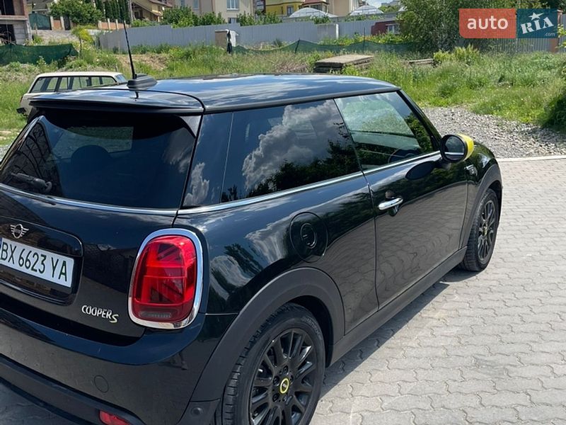 Хэтчбек MINI Cooper 2022 в Хмельницком