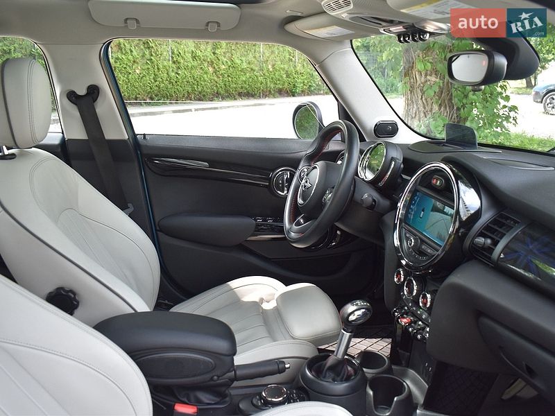 Хэтчбек MINI Cooper 2018 в Киеве фото Хэтчбек MINI Cooper 2018 в Киеве