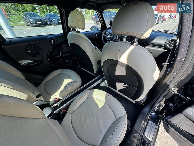 Хэтчбек MINI Cooper 2011 в Ивано-Франковске