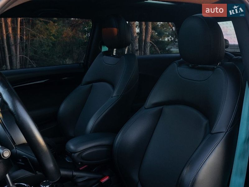 Хэтчбек MINI Cooper 2015 в Вышгороде