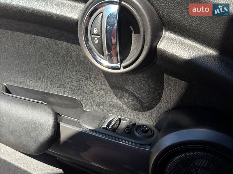 Хетчбек MINI Cooper 2015 в Києві