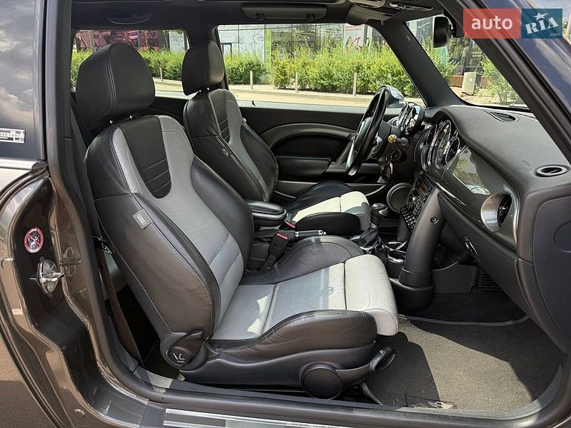 Хэтчбек MINI Cooper 2005 в Киеве
