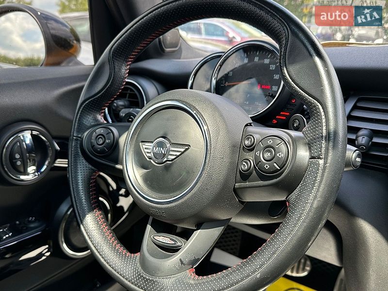 Хэтчбек MINI Cooper 2016 в Львове