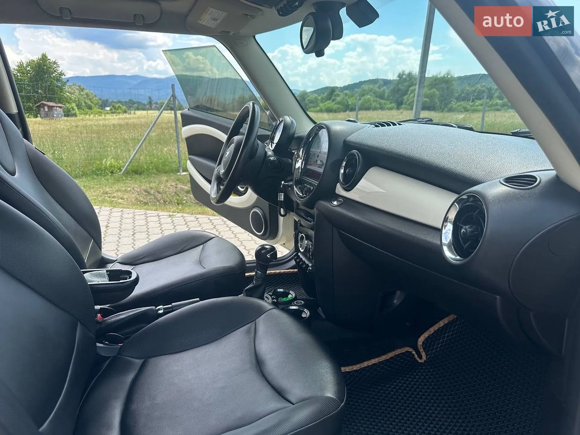2013 MINI Cooper - мініатюра 16