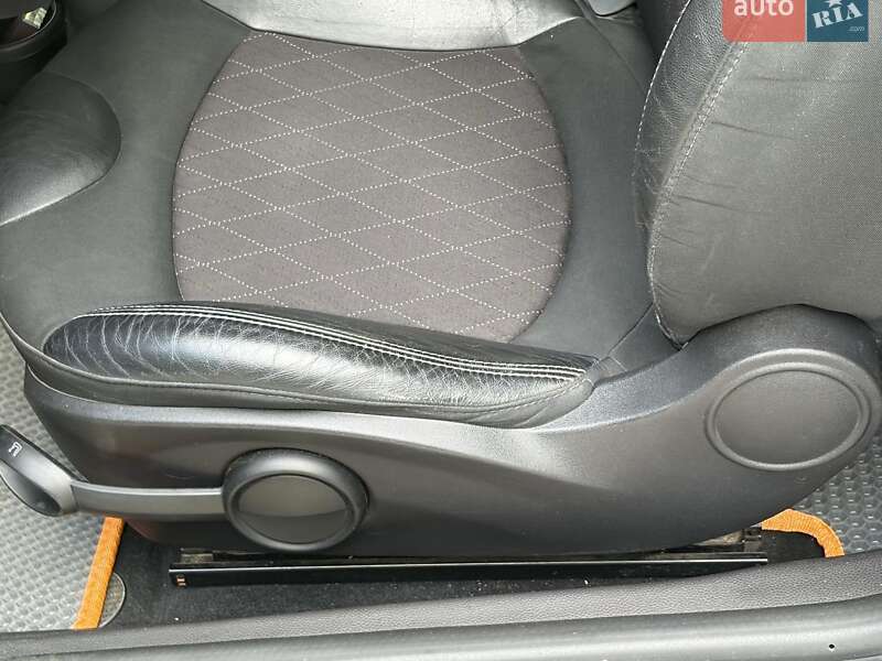 Хэтчбек MINI Cooper 2013 в Киеве фото 16 Хэтчбек MINI Cooper 2013 в Киеве