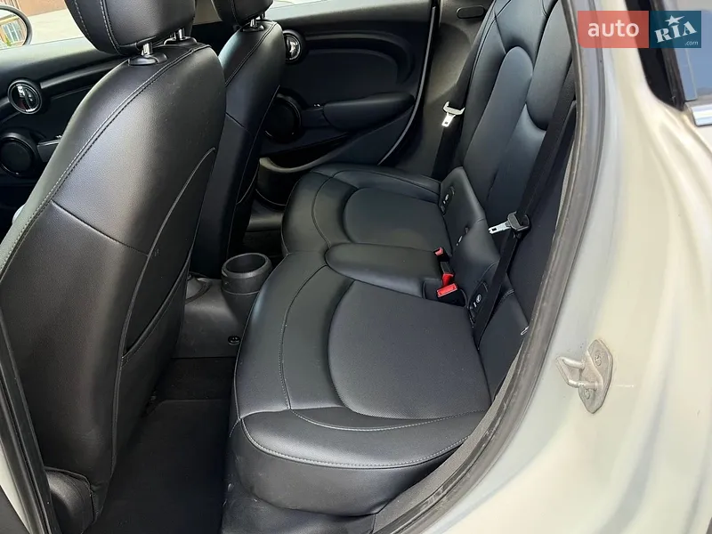 MINI Cooper 2015 VIN WMWXS5C59FT829571 фото оголошення 15 з 48