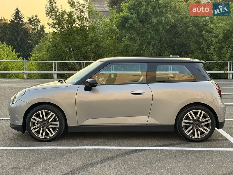 MINI Cooper 2024 VIN WMW11GC090TA65045 фото оголошення 12 з 76